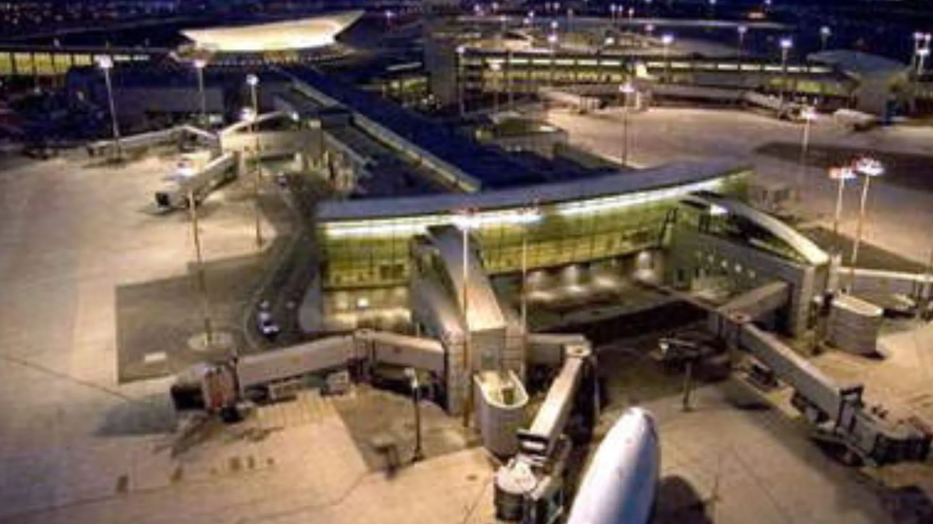 इजराइल के अगले आदेश तक बंद रहेगा Ben Gurion International एयरपोर्ट, ईरान के हमलों के चलते लिया फैसला 