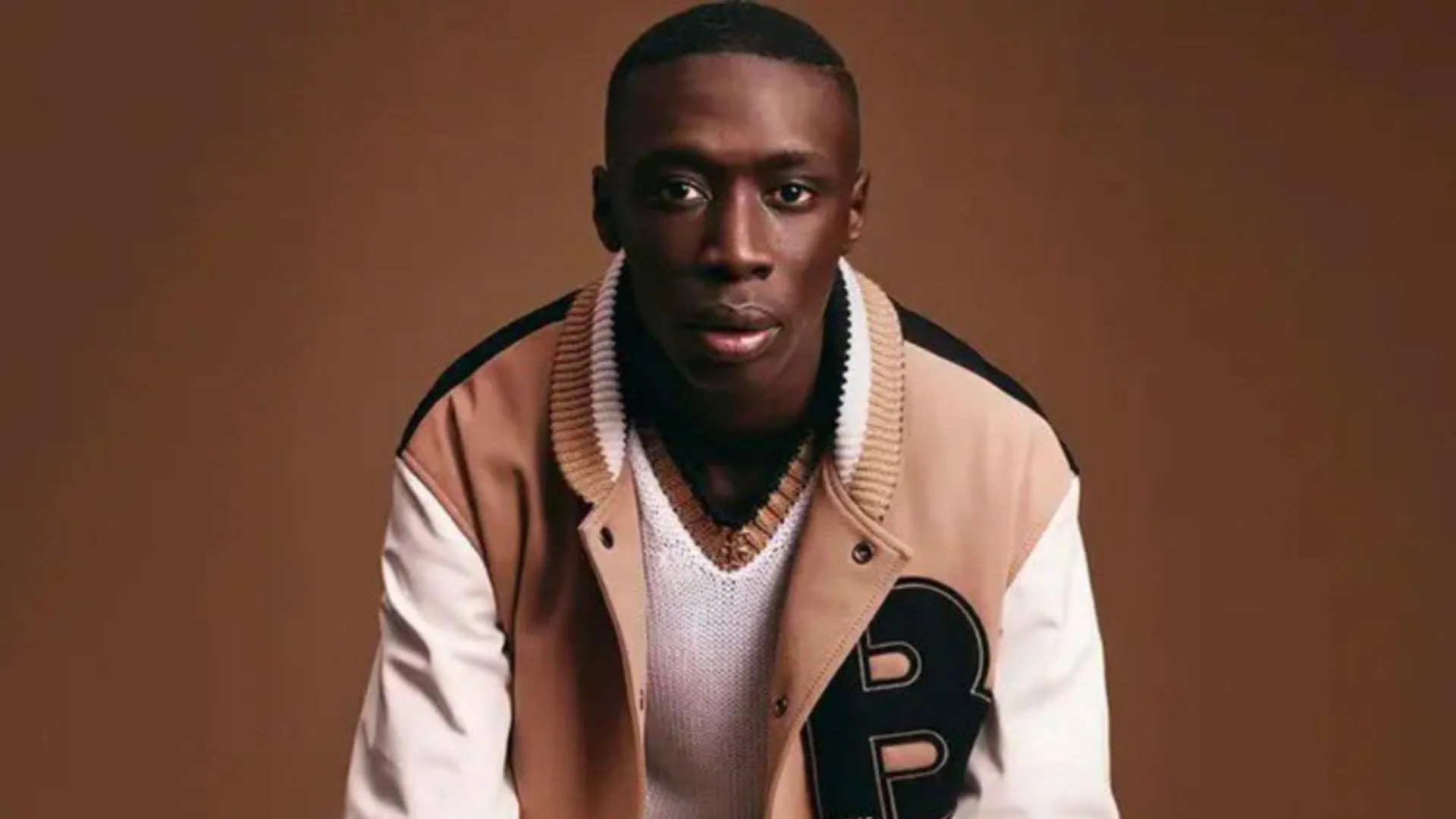 दुनिया के ज्यादा फॉलोअर्स वाले टिकटॉक स्टार ने छोड़ा अमेरिका, ट्रंप के एक्शन की जद में आये खाबी लेम, जानिए पूरा मामला   