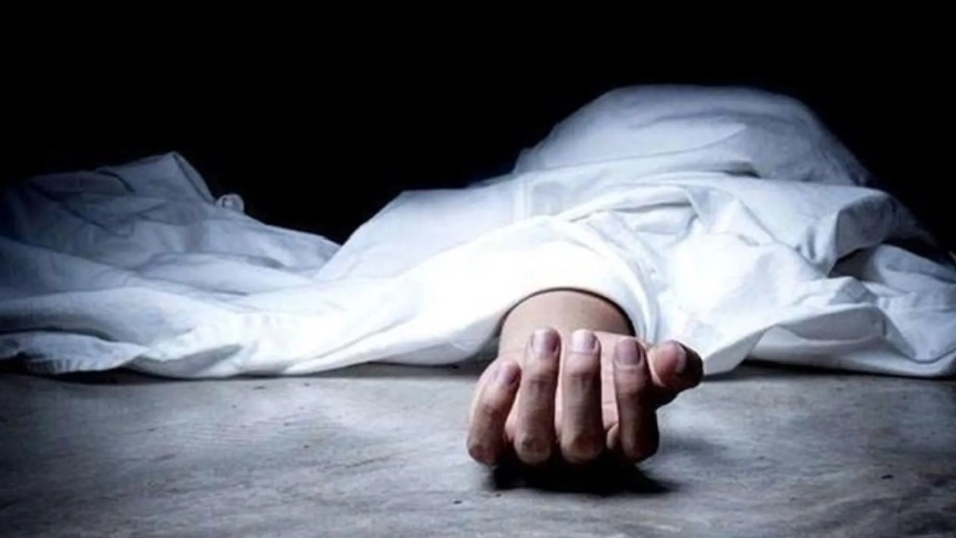 प्रतापगढ़ में एक ही परिवार के 3 लोगों की मौत, मासूम बच्चा और बुजुर्ग जिंदा, सुसाइड की आशंका