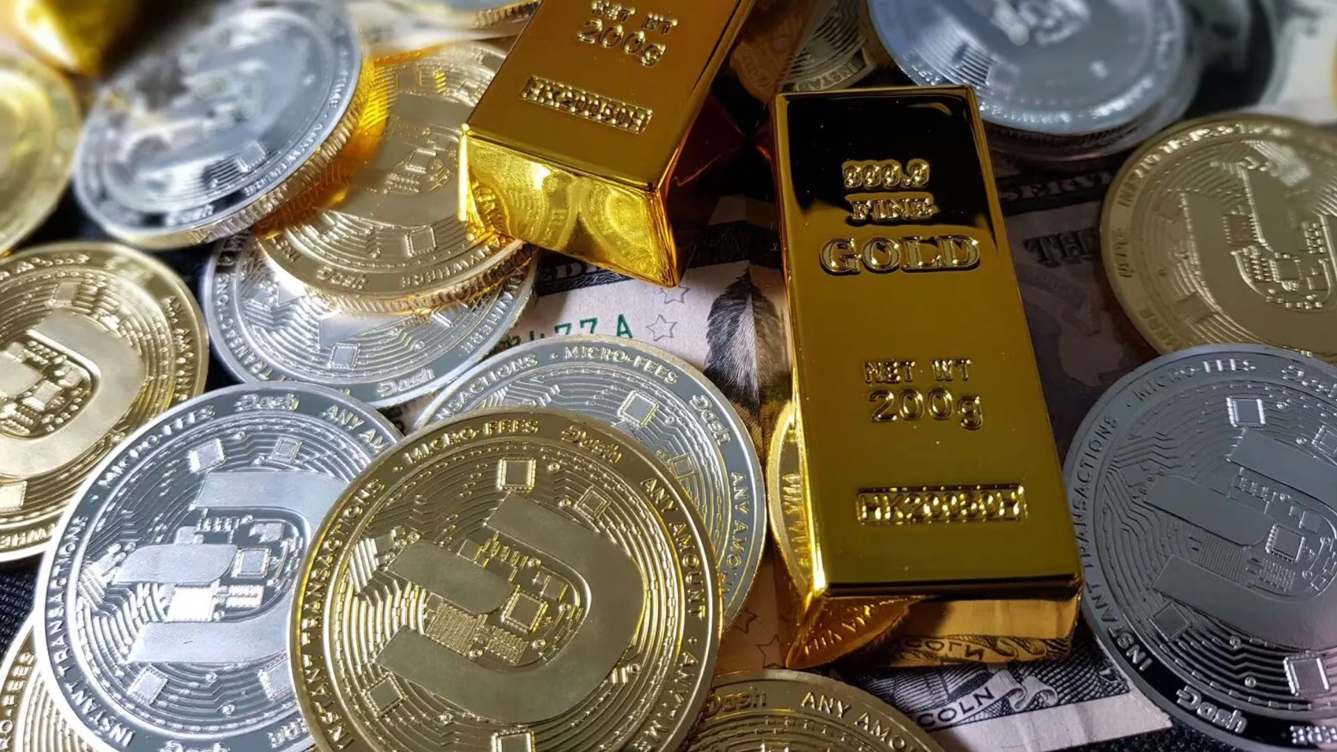 Gold Price Today: रिकॉर्ड स्तर पर पहुंचा सोने का भाव, जानें 10 ग्राम सोने का ताजा रेट