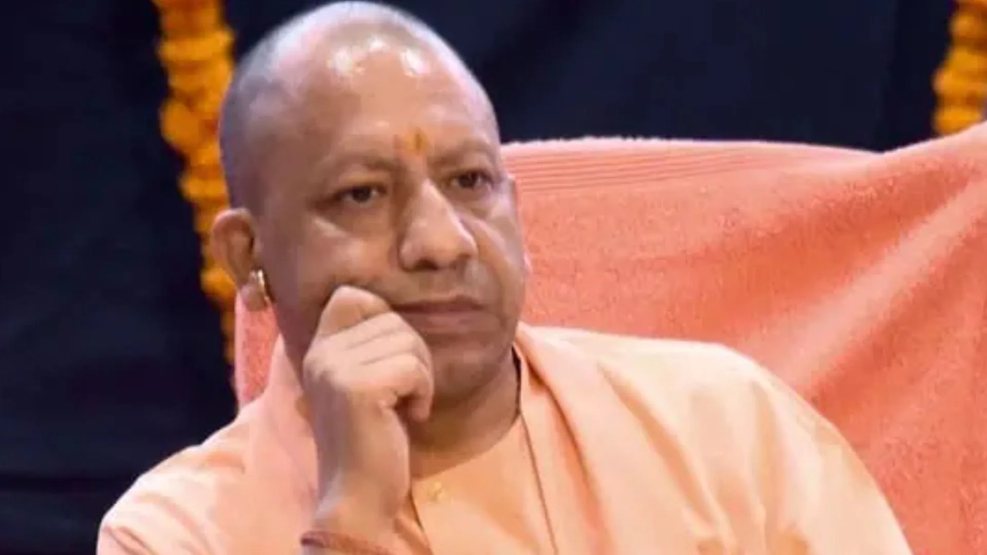 CM योगी ने सुनीं 200 लोगों की समस्याएं: जनता दर्शन में निस्तारण के दिए निर्देश, कहा-किसी के साथ नहीं होगा अन्याय 