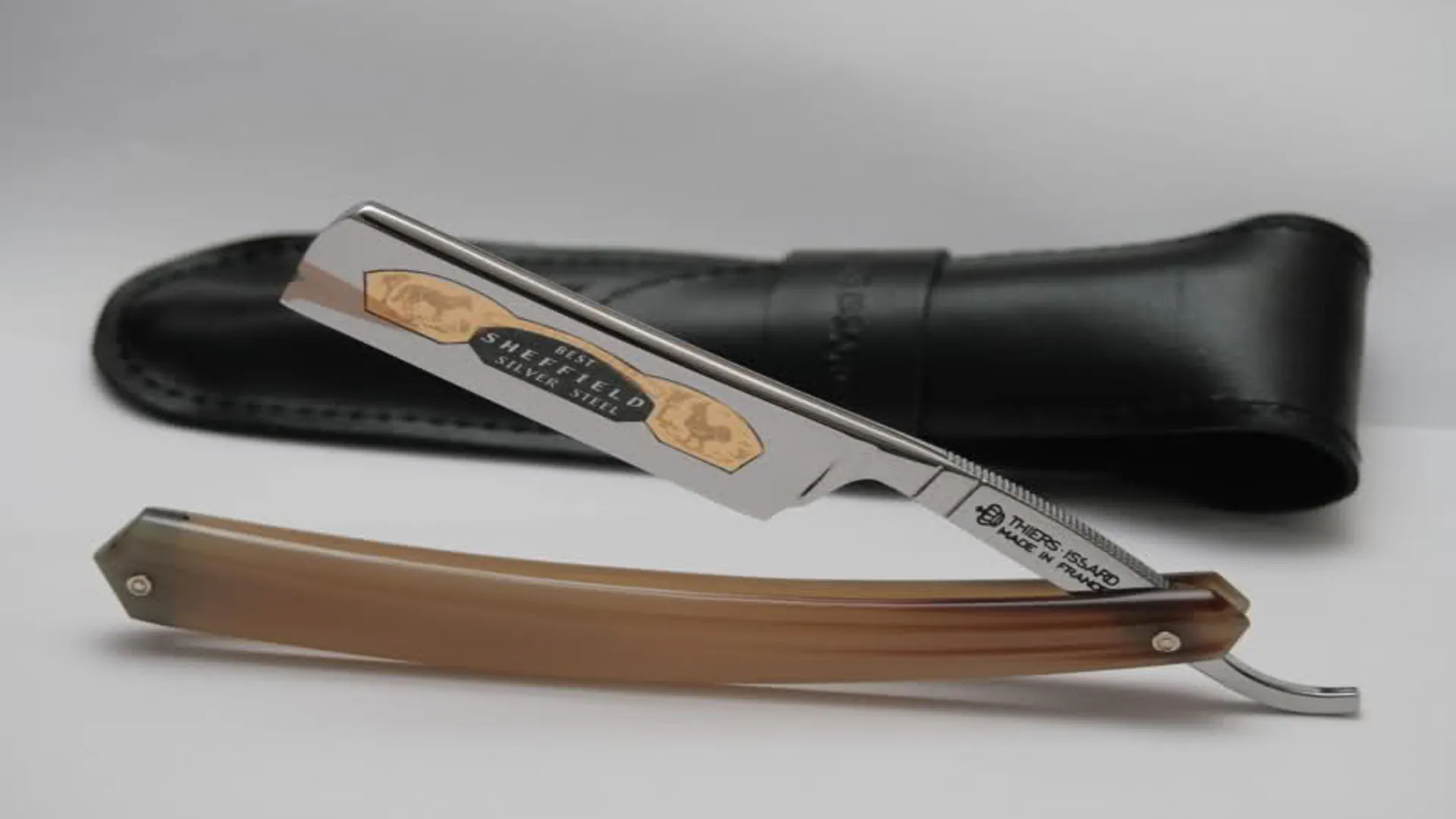 मुरादाबाद: नशे के लिए रुपये न देने पर उस्तरे से हमला, दो सगे भाई गिरफ्तार