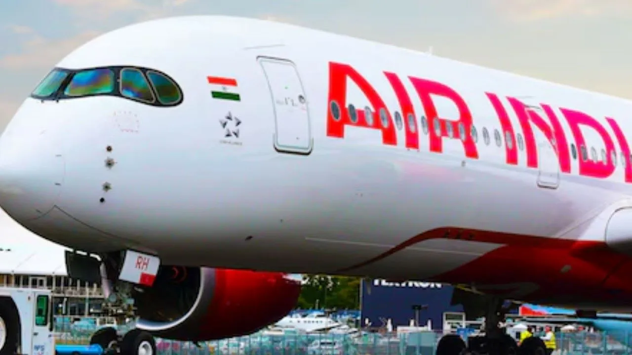 Indigo क्राइसिस में Air India का मास्टरस्ट्रोक, टिकट कैंसिलिंग या रीशेड्यूलिंग पर जीरो चार्ज; फ्री रिफंड की भी सौगात!