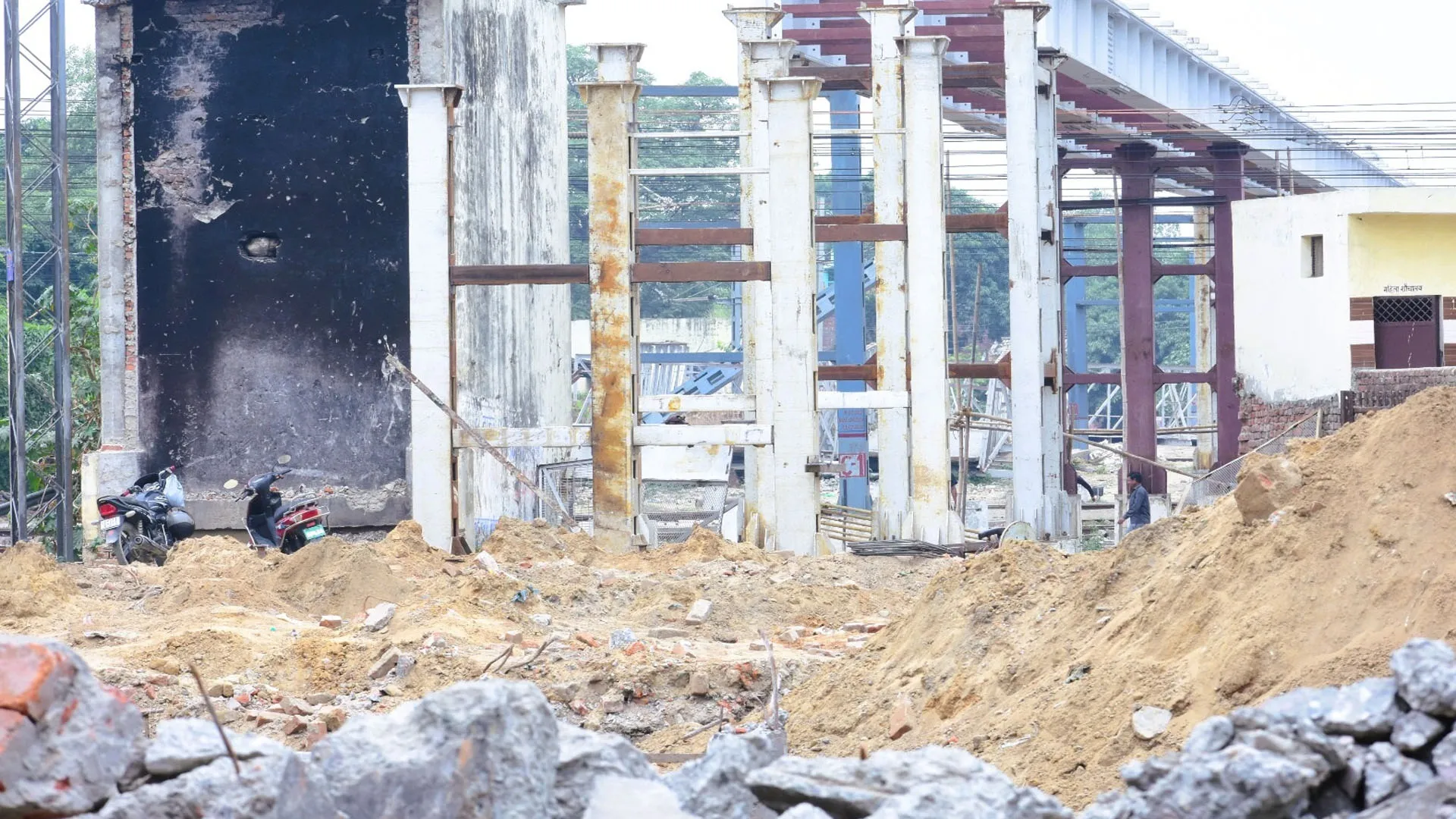 मुरादाबाद: धीमी गति से 30 जून तक कैसे तैयार होगा कपूर कंपनी का नया पुल