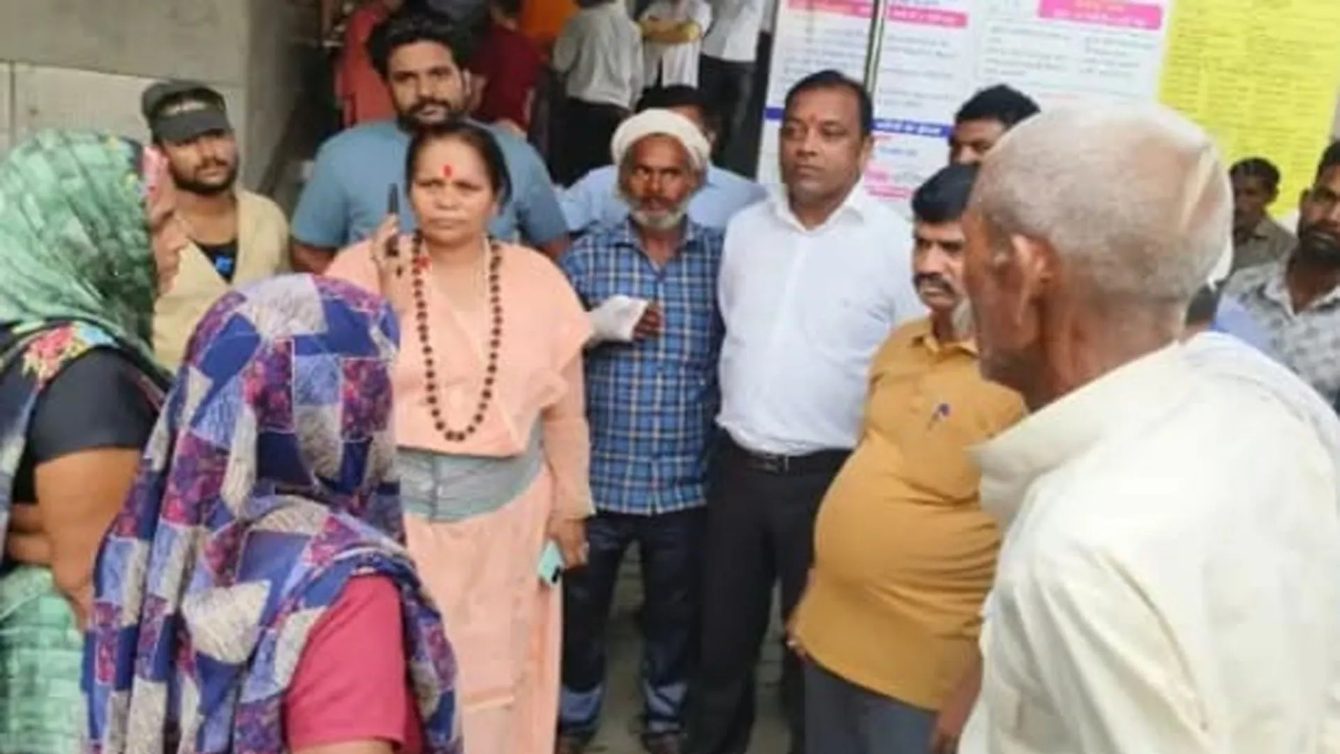 शाहजहांपुर: साध्वी प्राची के गनर पर हमला करने वाला एक आरोपी गिरफ्तार