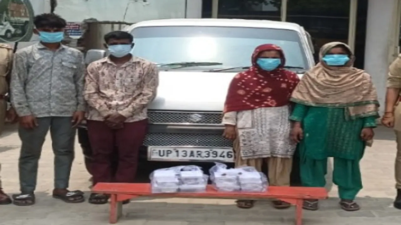 हरदोई :  चार शातिर चोर गिरफ्तार, ढाई लाख की नगदी समेत कीमती सामान बरामद