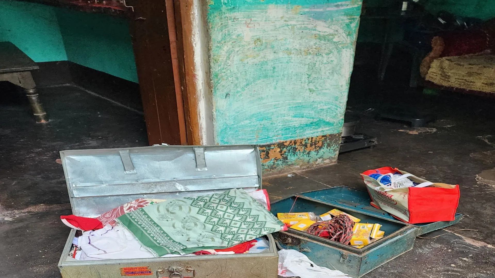 लखीमपुर खीरी: कोतवाली के पास घर से नकदी व 25 लाख के जेवर चोरी