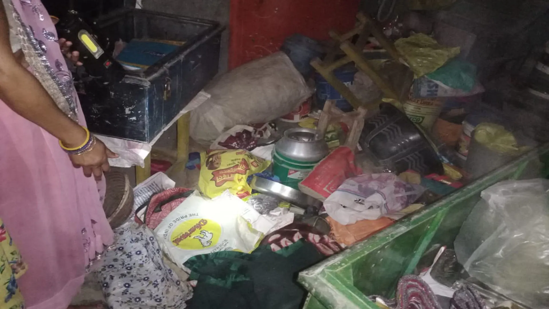 लखीमपुर खीरी: होमगार्ड समेत दो घरों से नकदी और 28 लाख के जेवर चोरी