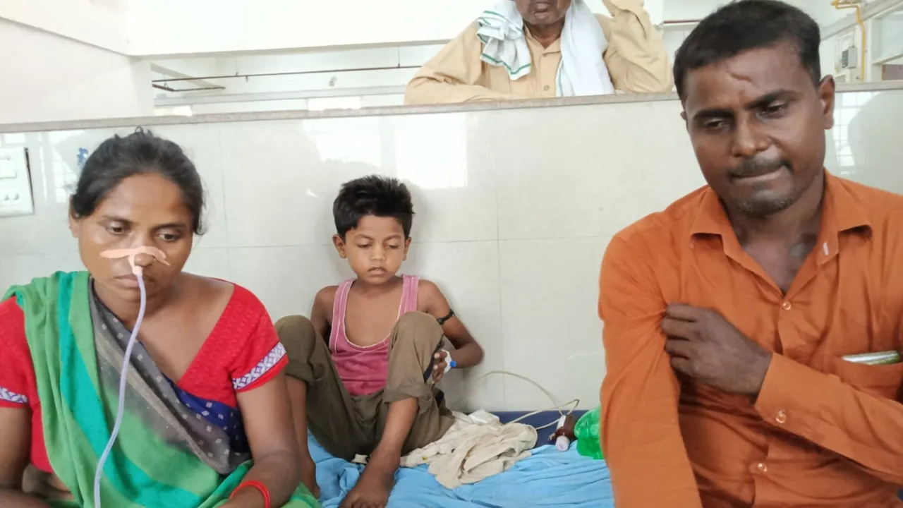 शाहजहांपुर : बेटे को खिलाकर मां ने भी जहरीला पदार्थ खाया, दोनों गंभीर