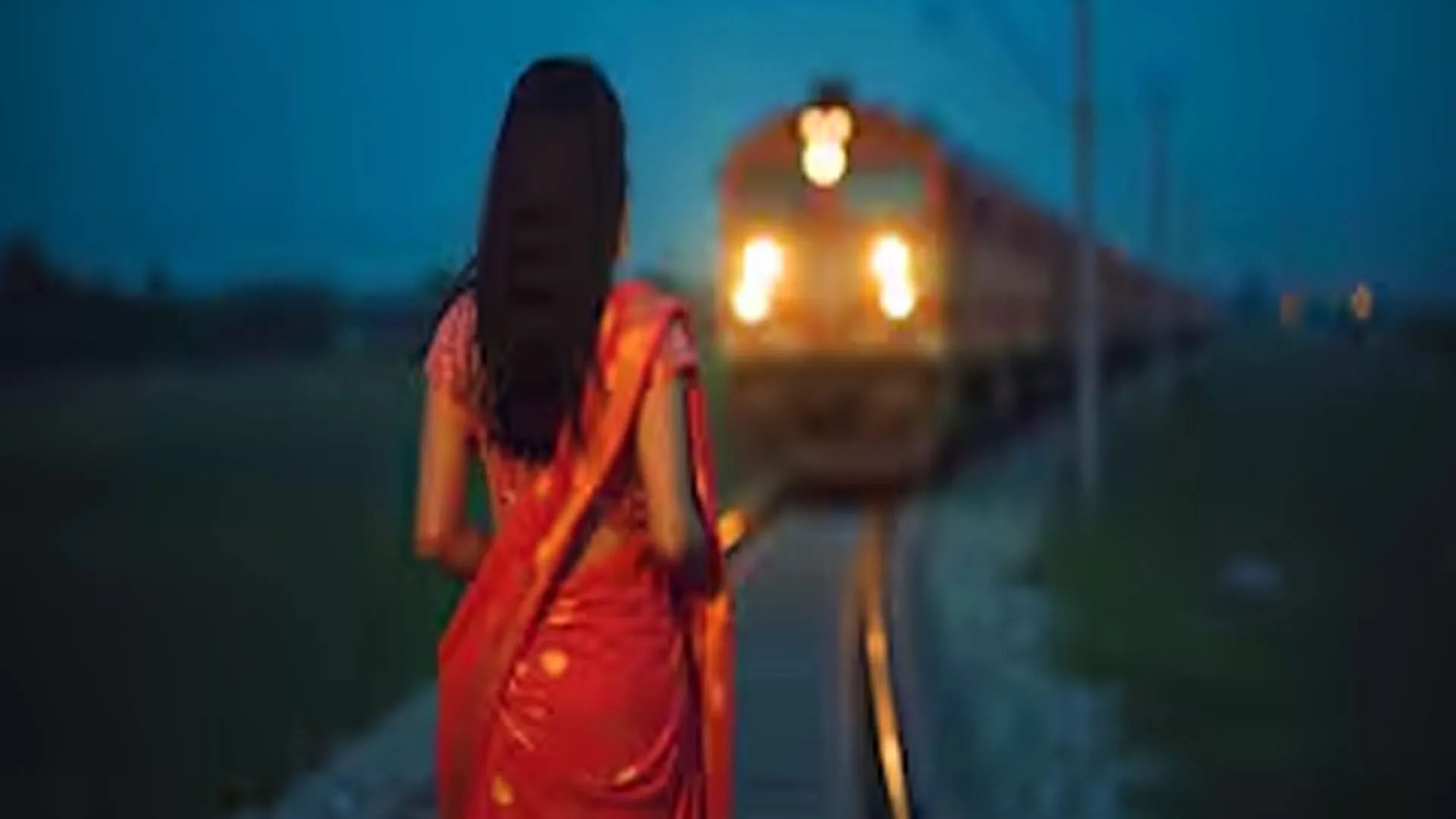 शाहजहांपुर: सनकी आशिक की हरकत...भावी पति से कराया झगड़ा तो ट्रेन से कटने चली लड़की