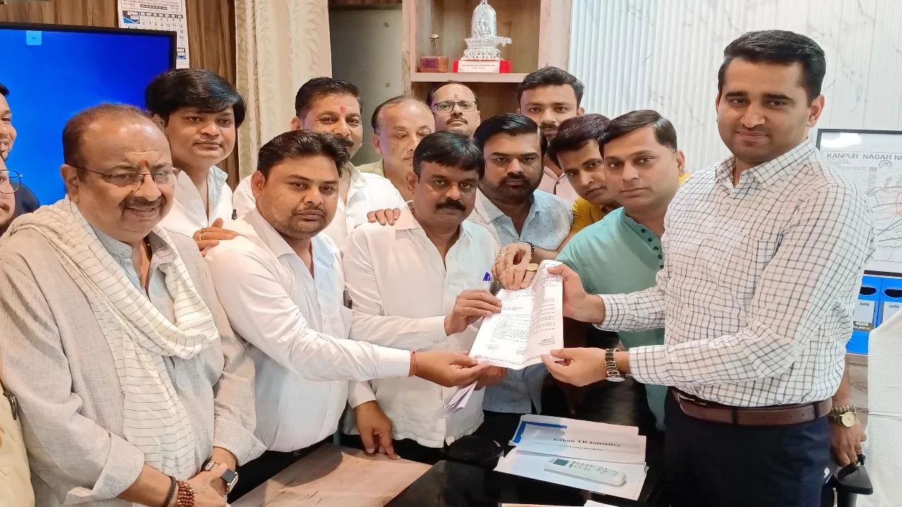 कानपुर : व्यापारियों ने उठाई बाजारों में पार्किंग की मांग, बोले सर्वे के बाद करना पड़ रहा  इंतजार 