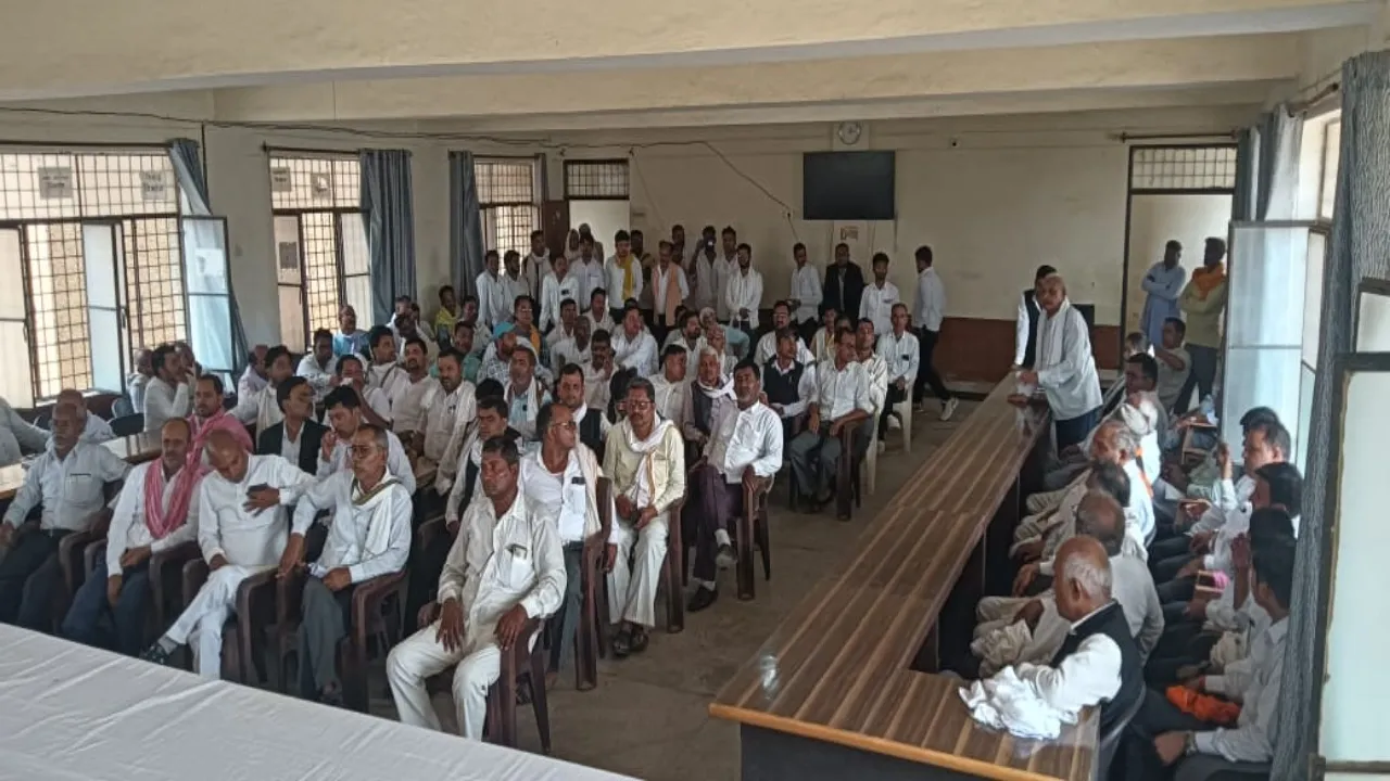 Prayagraj : कोरांव एसडीएम के खिलाफ अधिवक्ताओं का आंदोलन जारी