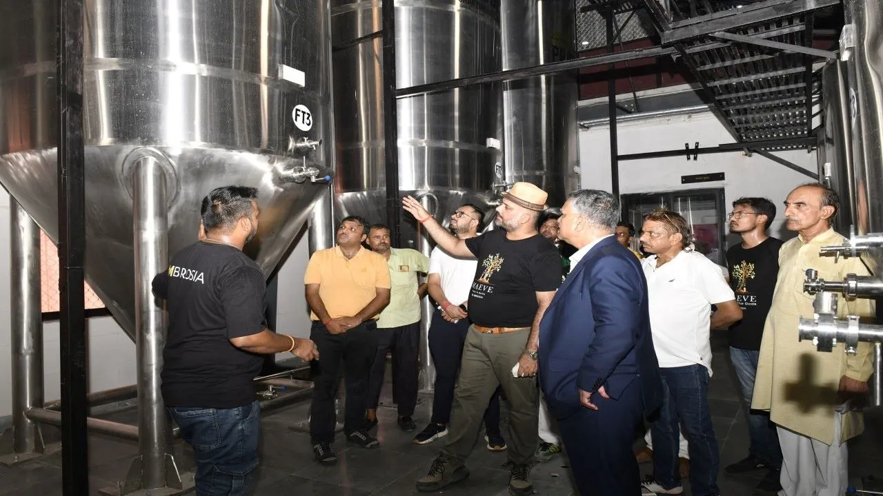 लखनऊ : अब आम नहीं फ्रूट वाइन के लिए भी खास होगा मलिहाबाद, फलों से निर्मित होगी शराब