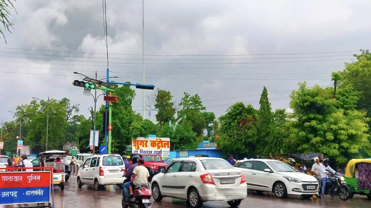 बाराबंकी में रिमझिम बारिश से सुकून, सफाई इंतजामों की खुली कलई