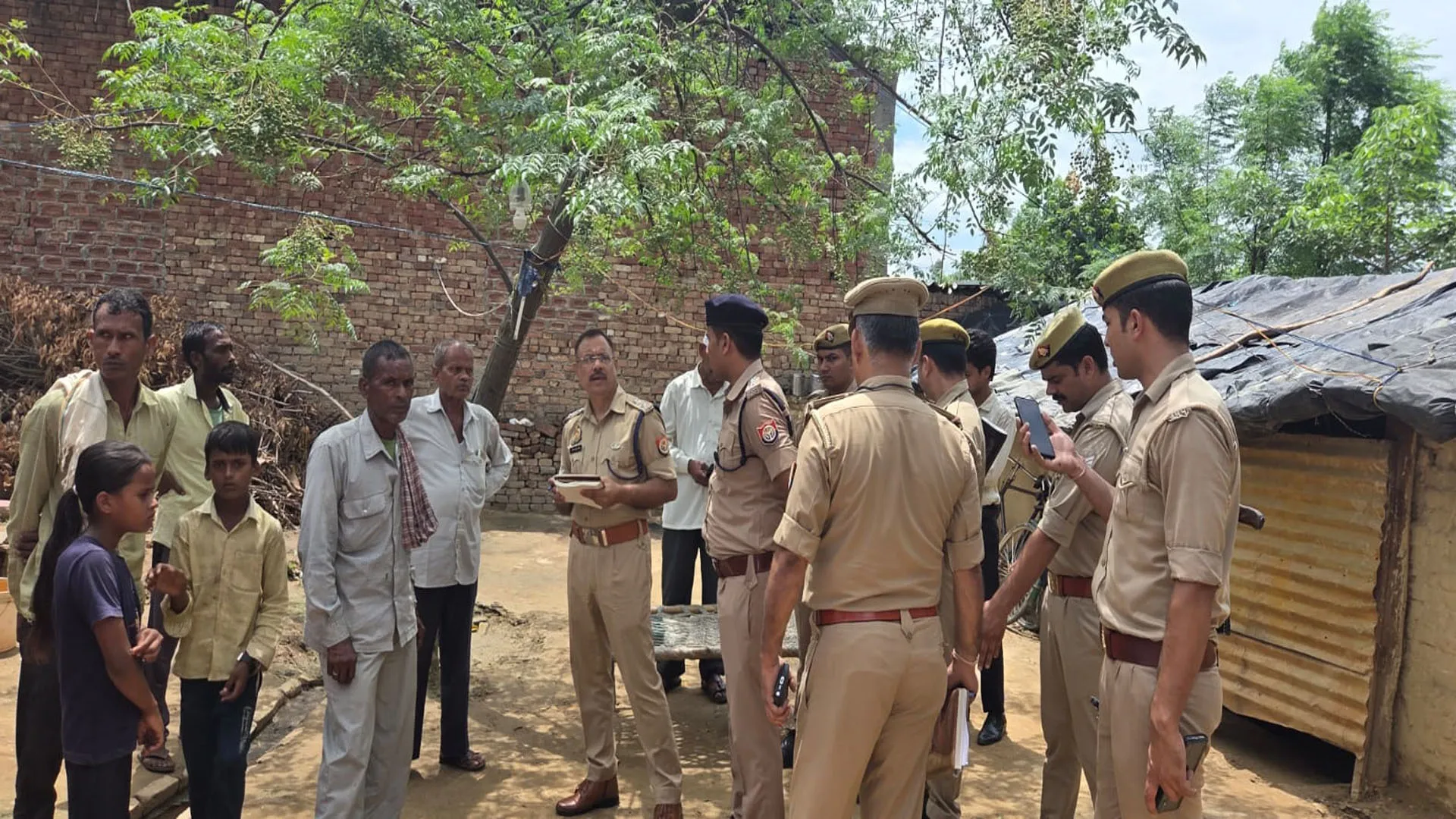 बिजनौर: टंडेरा कांड...डीएम ने बनाई जांच समिति, गांव में मातम, सवाल और गुस्सा