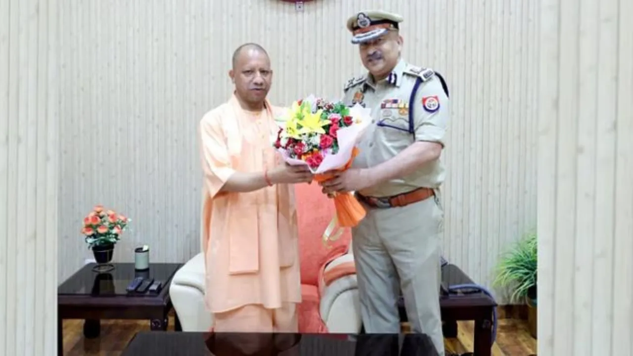 नव नियुक्त डीजीपी ने मुख्यमंत्री योगी आदित्यनाथ से मिलकर आभार जताया