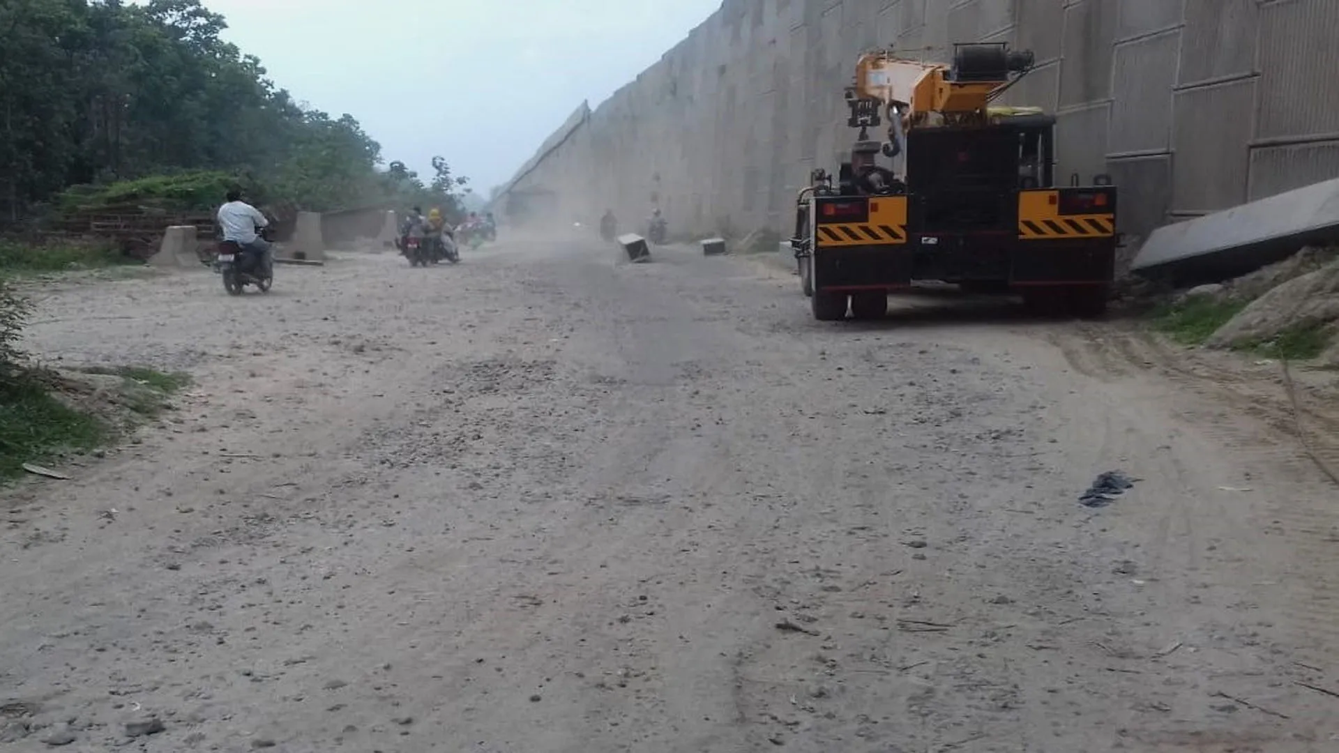 लखीमपुर खीरी: पथरीले रास्तों पर आसान न होगी गोला आने वाले शिव भक्तों की डगर