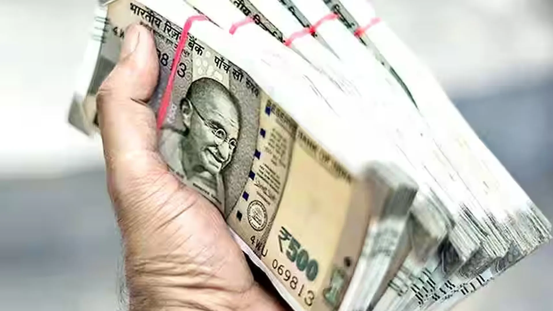 रामपुर: कंपनी की फ्रेंचाइजी दिलाने के नाम पर कारोबारी से डेढ़ लाख हड़पे