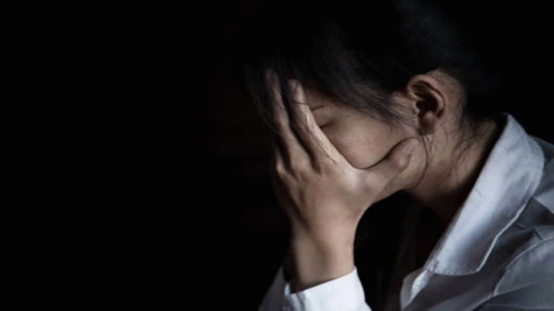 बाराबंकी: रेप का वीडियो बना ब्लैकमेलिंग से आहत महिला ने खाया जहर, हालत नाजुक 