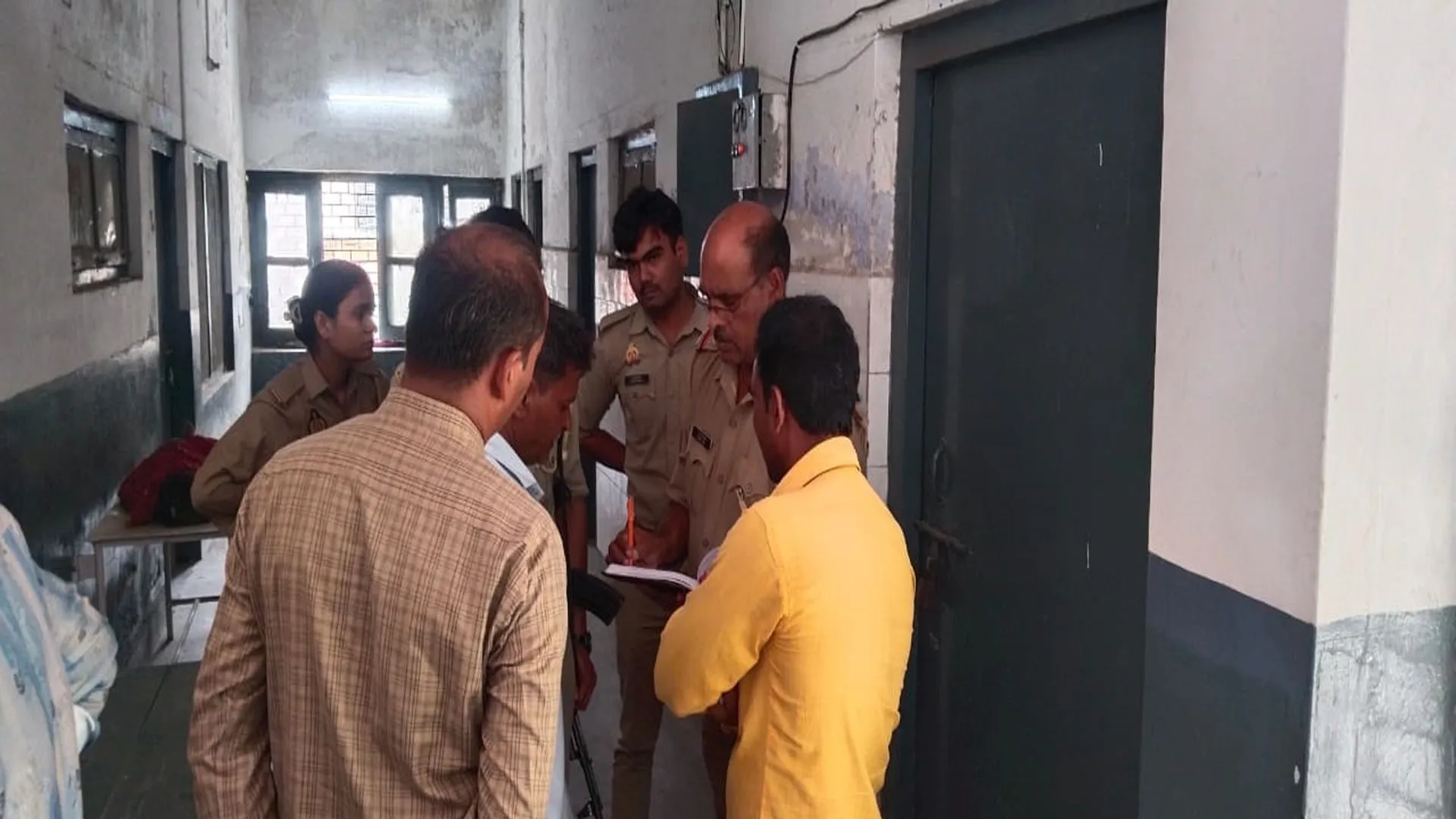 अमरोहा: बाइक से टकराई तेज रफ्तार कार...किशोरी की मौत, मामा घायल