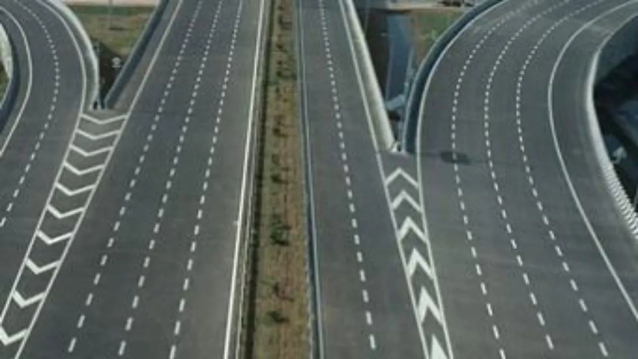 ग्रेटर नोएडा के औद्योगिक विकास के साथ कदमताल करेंगे आगरा और प्रयागराज