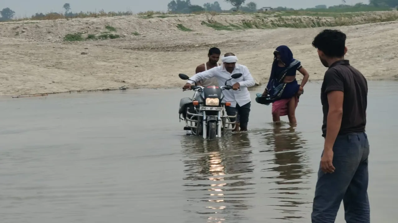 बाराबंकी : करवट ले रहा सरयू नदी का जलस्तर, अफसर बेपरवाह