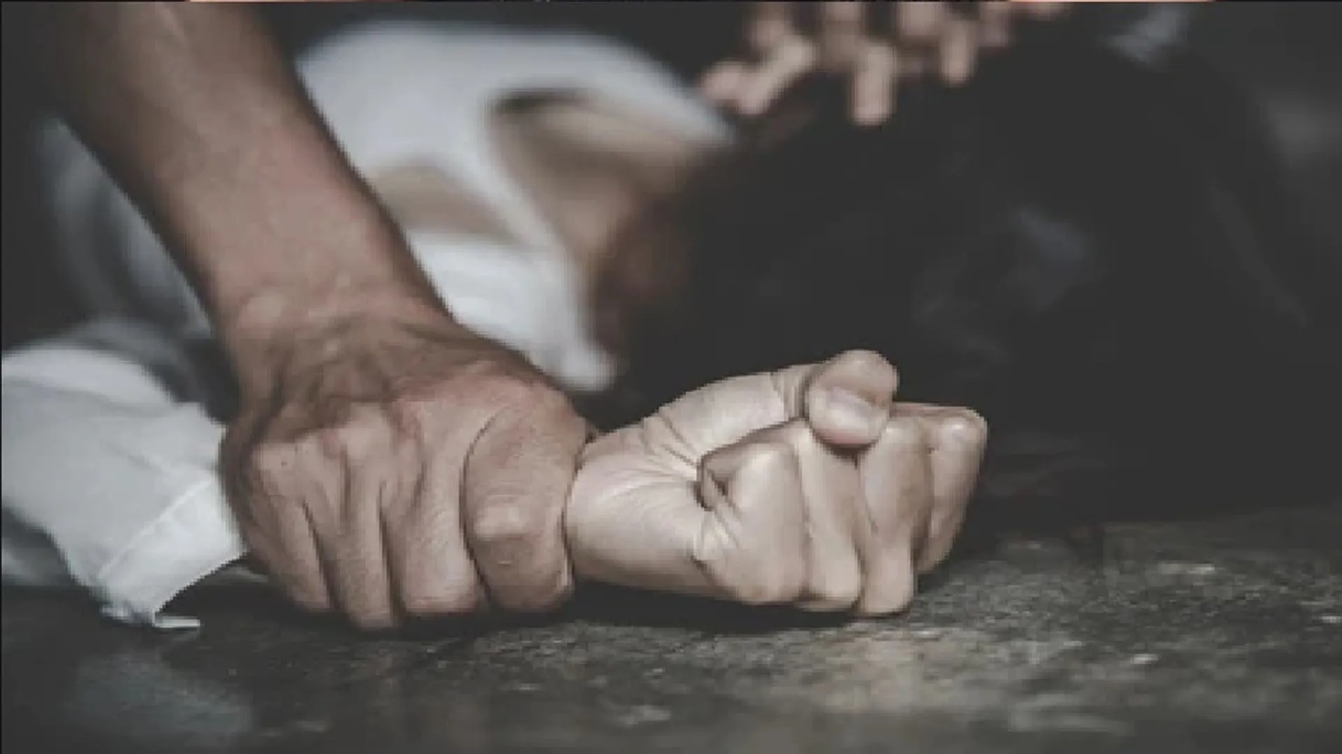 लखीमपुर खीरी: शौच को गई महिला की चोटी से गला दबाकर हत्या...रेप की आशंका