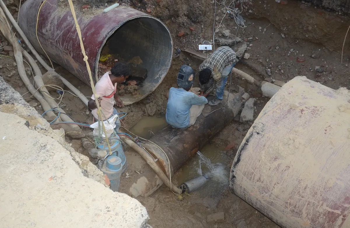 Kanpur: लोहे की पाइप लाइन पड़ने के बाद भी शहरवासी रहेंगे प्यासे, JNNURM योजना के 41.46 फीसदी कार्य अभी भी अधूरे