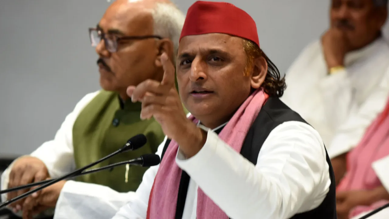 अखिलेश यादव ने BJP पर फिर साधा निशाना, कहा- 'नदियों की सफाई सिर्फ नाम की... धन और बजट का हुआ दुरुपयोग'