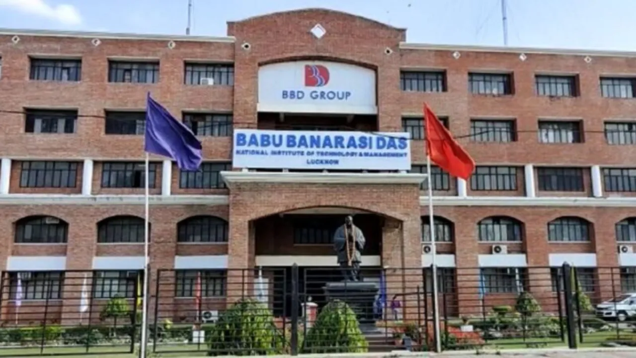 लखनऊ में बाबू बनारसी दास समूह की 100 करोड़ की बेनामी संपत्तियां जब्त, इनकम टैक्स की बड़ी कार्रवाई 