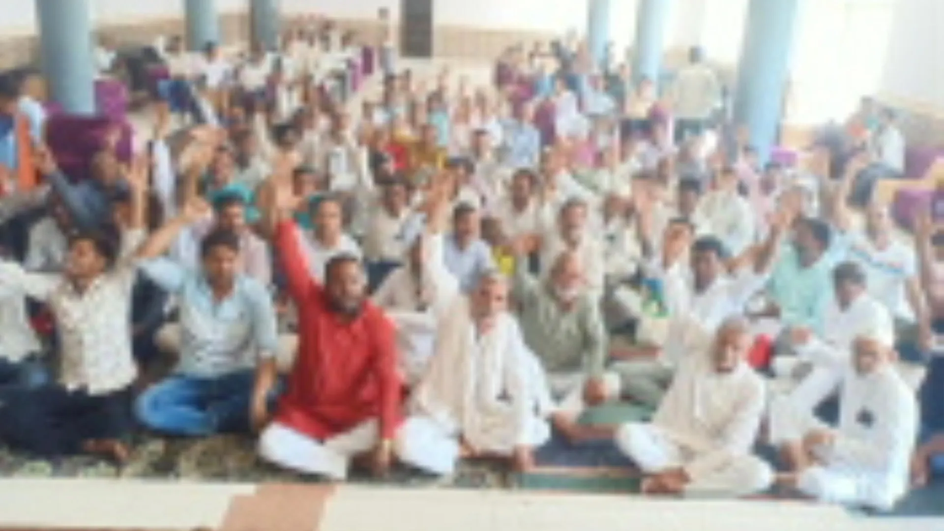 मुरादाबाद : उत्पीड़न को लेकर भड़के राशन डीलर, किया प्रदर्शन