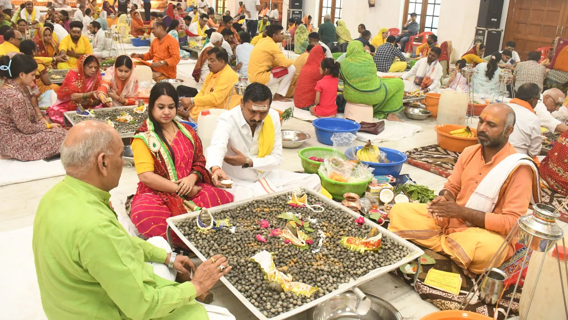 ऐशबाग रामलीला मैदान में 17वें सपादलक्ष रुद्राभिषेक का आयोजन, 540 लीटर गंगाजल और 3 कुंतल दूध से किया शिव का अभिषेक