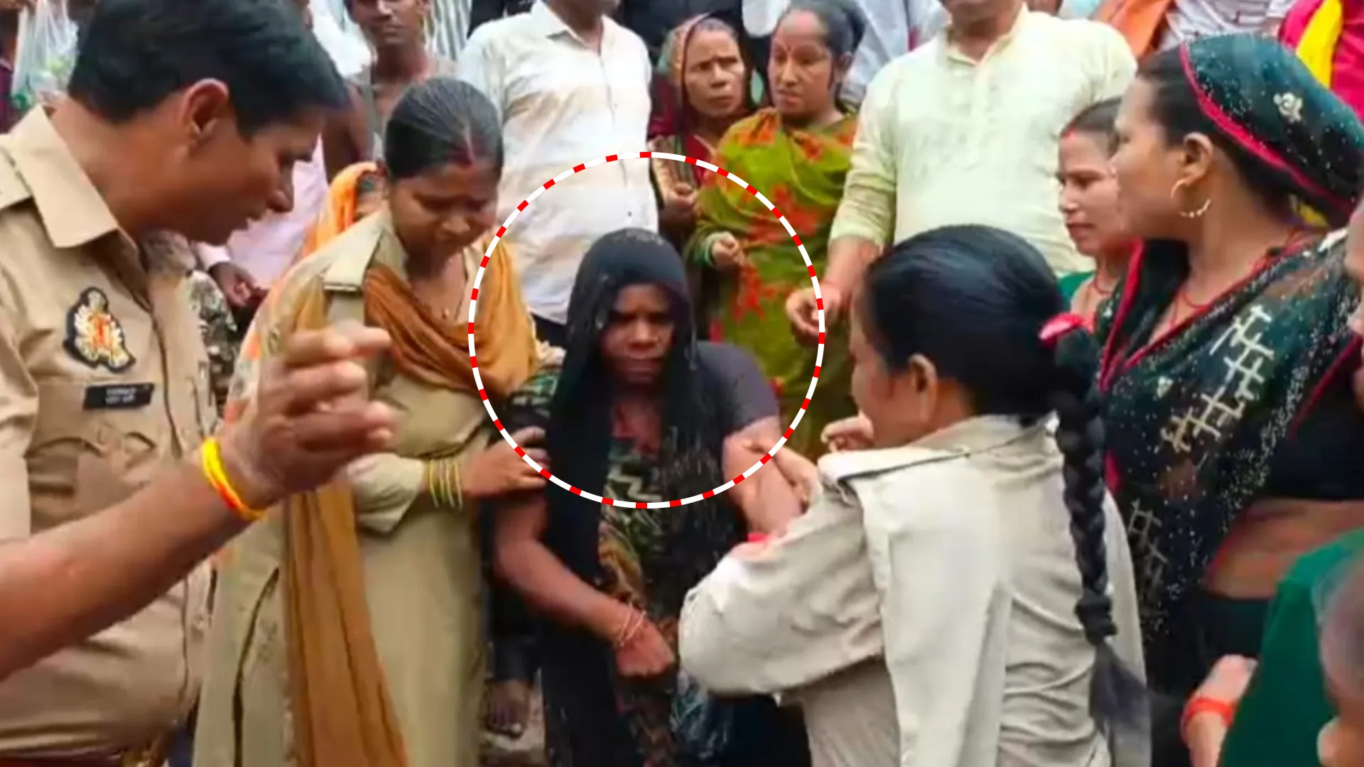 चौकी इंचार्ज का कारनामा: मंगलसूत्र नोचने वाली महिला की बाग से दिखाई गिरफ्तारी, अवैध शराब में की कार्रवाई