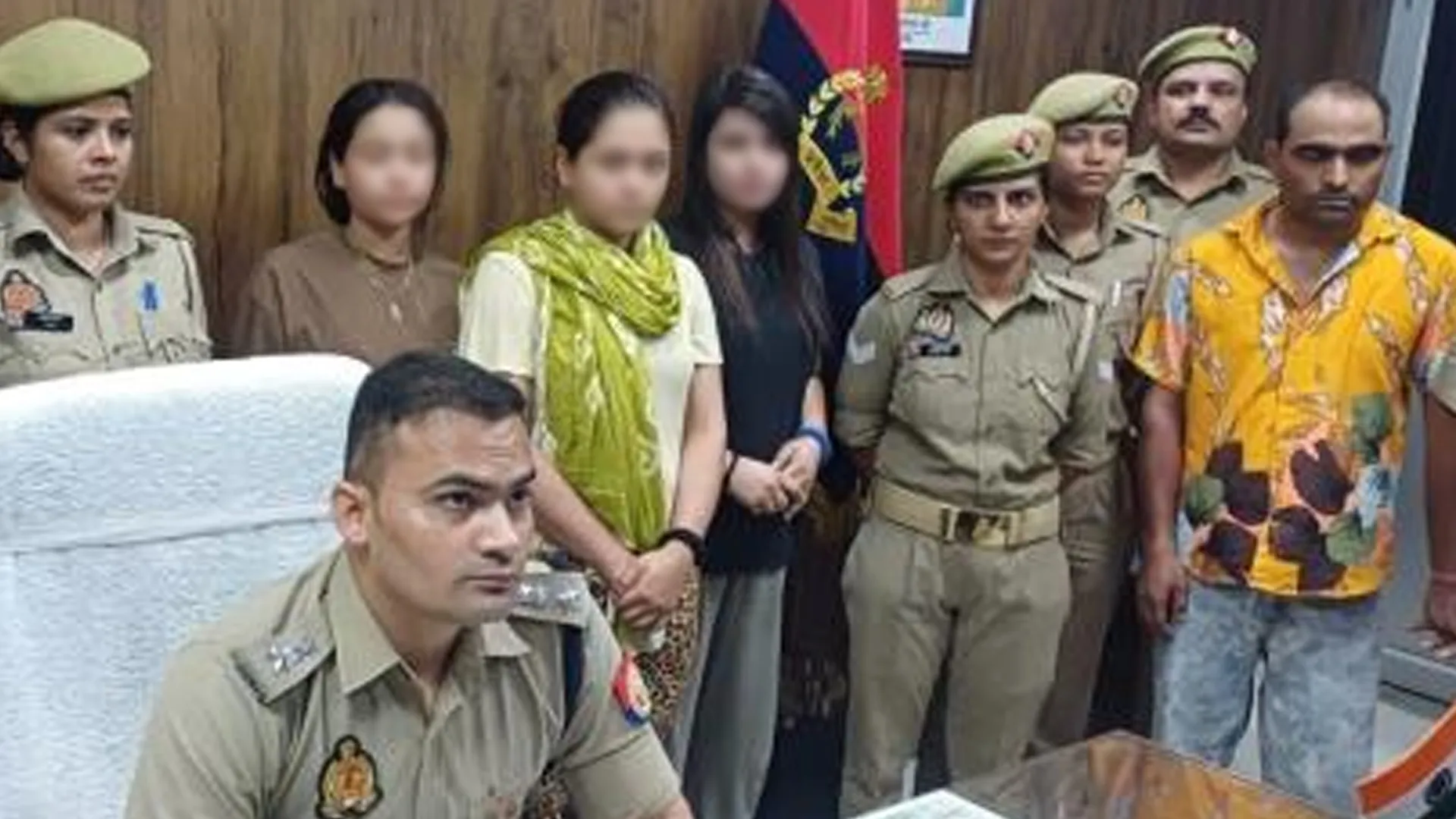 संभल : जल्द पैसा कमाने को बनाती थीं अश्लील वीडियो