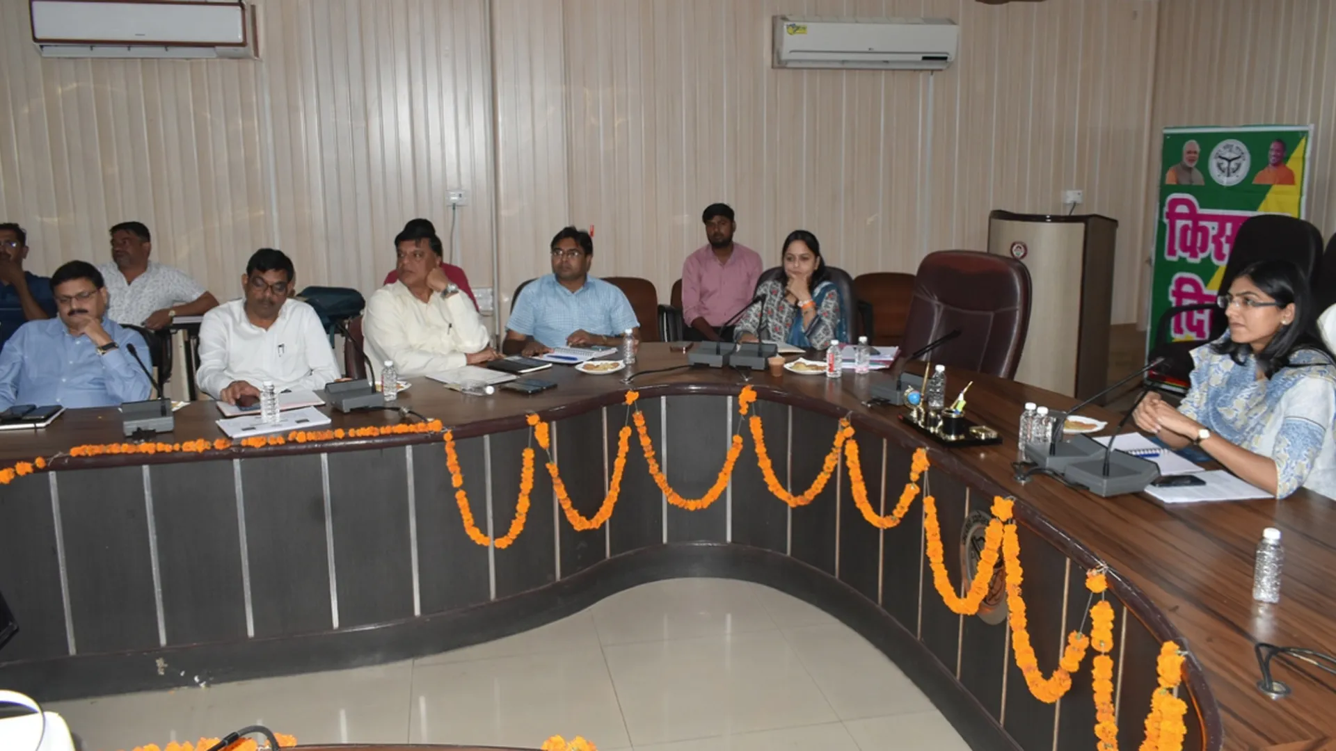 बरेली : फसलें बर्बाद कर रहे छुट्टा पशु, गन्ने का नहीं हो रहा भुगतान