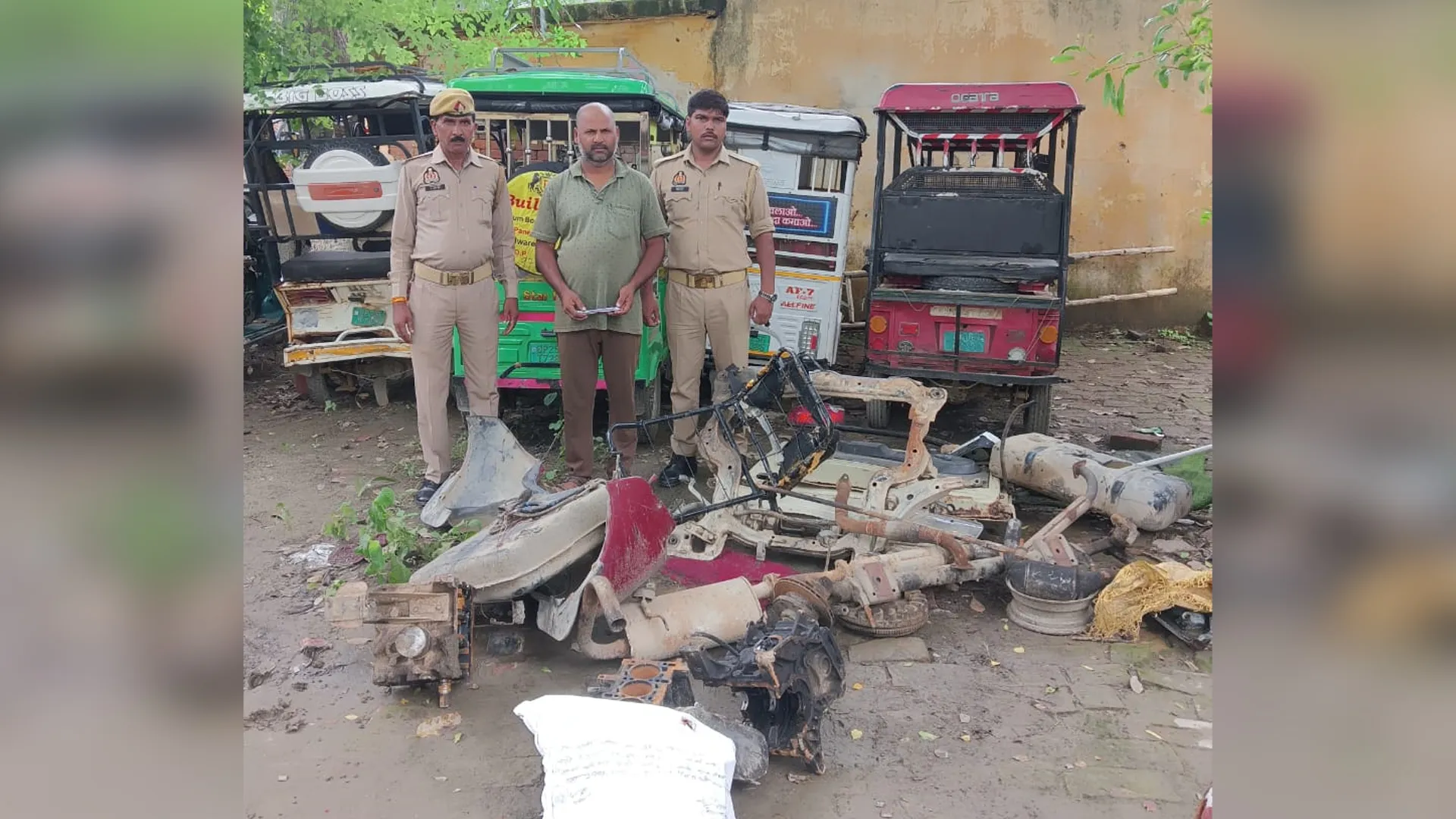 बरेली : कुछ ही घंटों में कार के पुर्जे-पुर्जे अलग करने वाला कबाड़ी गिरफ्तार