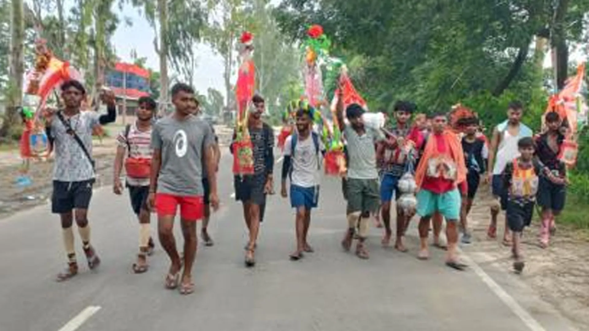 अमरोहा : बम भोले के जयकारों से आस्था से सराबोर हुआ गजरौला