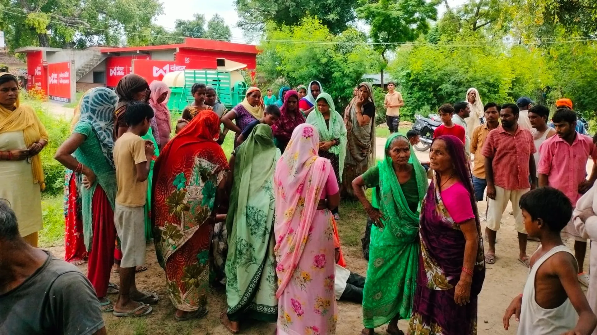 रामपुर : घर से स्कूल के लिए निकली छात्रा का जंगल में मिला शव