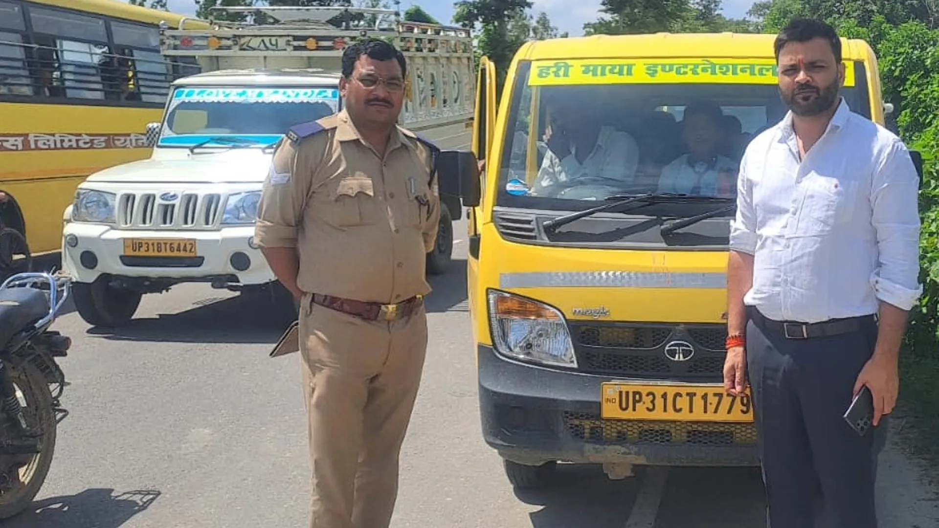 लखीमपुर खीरी : तीसरे दिन छह स्कूली वाहनों का चालान, तीन सीज