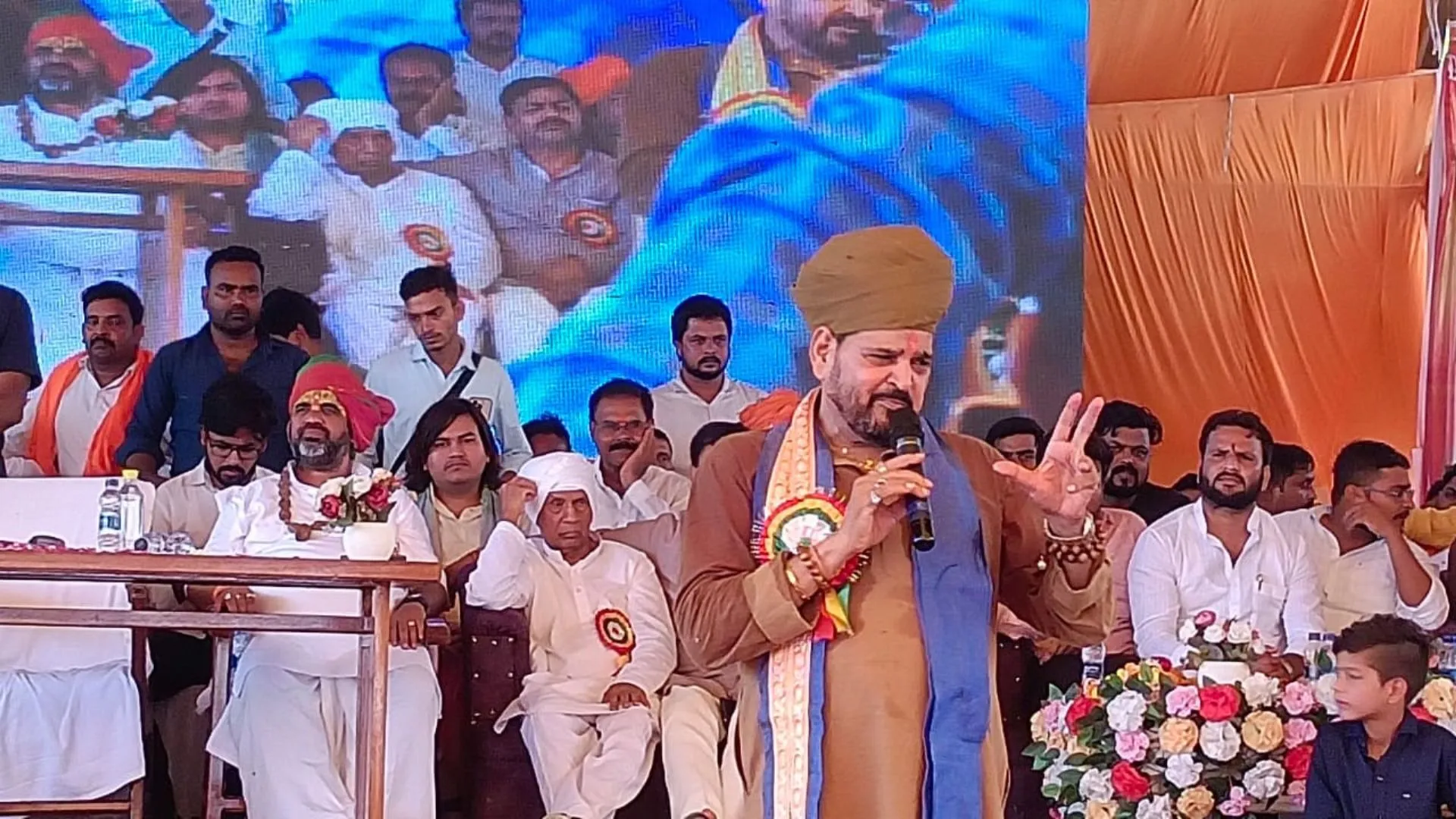 'पूरे देश में लागू हो SIR' बृजभूषण शरण सिंह ने कांग्रेस पर साधा निशाना, राहुल गांधी के लिए No Vacancy' 