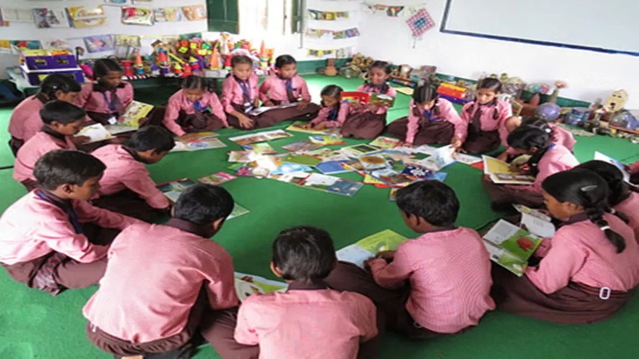 विद्यालय विलय पर बेसिक शिक्षा मंत्री और शिक्षकों ने किया मंथन, बोले प्रदेश महामंत्री- बाधित होगी बच्चों की शिक्षा 