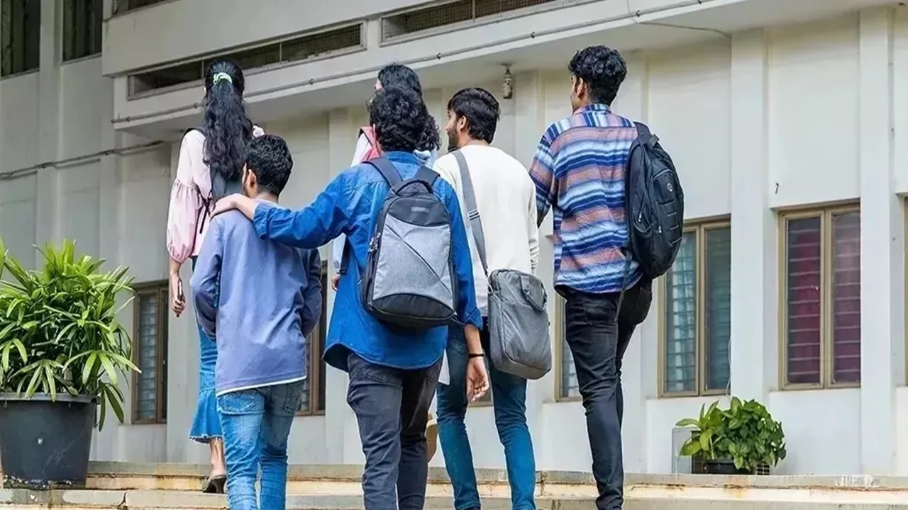 UP Polytechnic Result: प्रदेश के 2.41 लाख पॉलिटेक्निक छात्रों का परीक्षा परिणाम घोषित, यहां क्लिक कर चेक करें रिजल्ट
