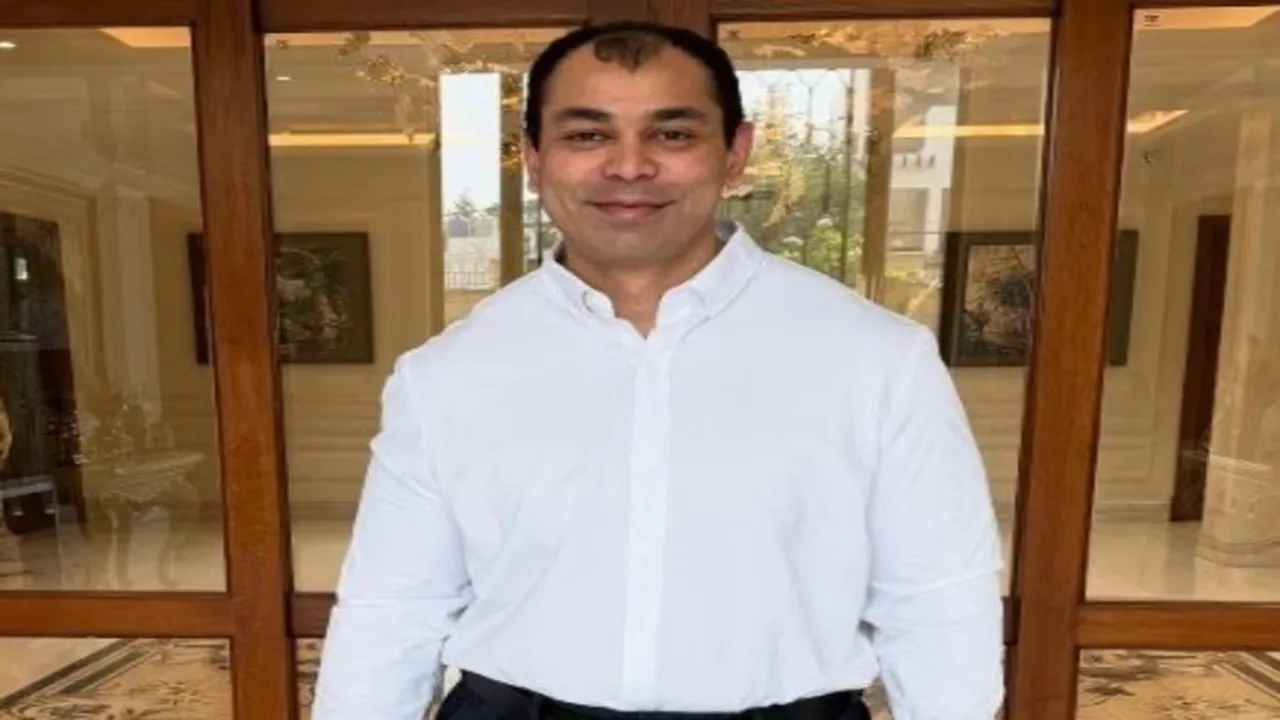 पूर्व मुख्यमंत्री के बेटे से करोड़ों की ठगी, मांगी चार करोड़ की रंगदारी..., तलाश में जुटी पुलिस