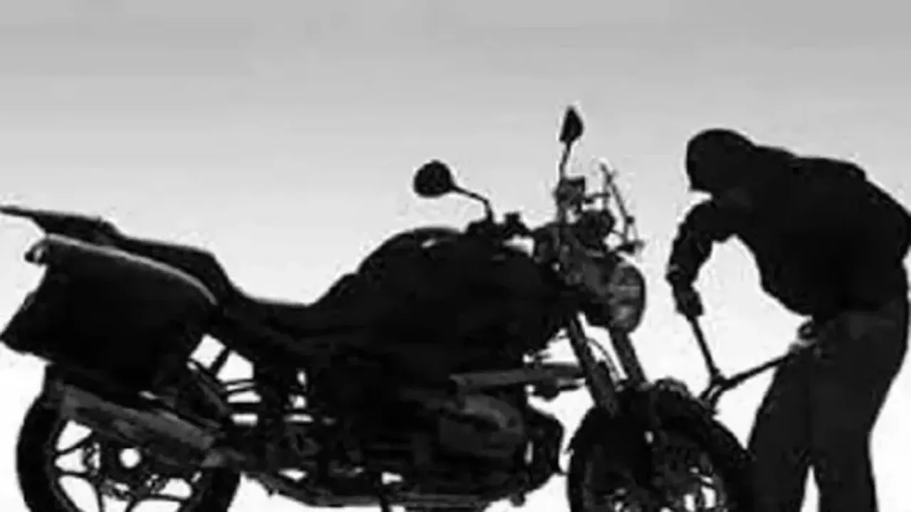 बाराबंकी में बेखौफ चारों ने सिपाही की बाइक समेत दो वाहन किए पार, जांच में जुटी पुलिस 