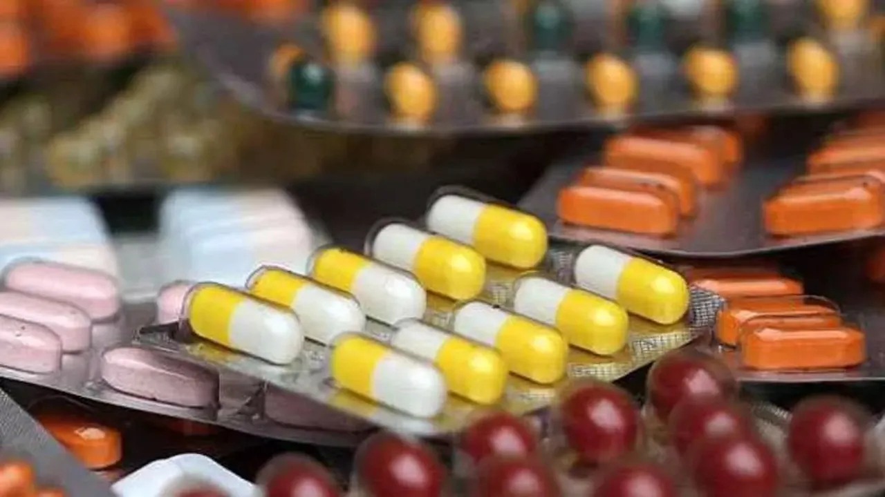 लखनऊ दवा बाजार में छापा, एफएसडीए ने सील की तीन लाख की दवाएं