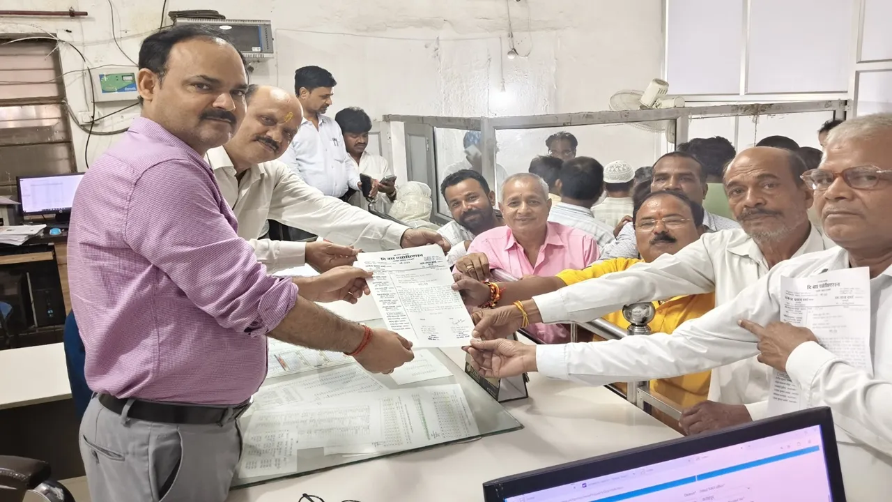 बाराबंकी: ऑनलाइन व्यवस्था से अधिवक्ता परेशान, पुरानी प्रणाली बहाल करने की मांग