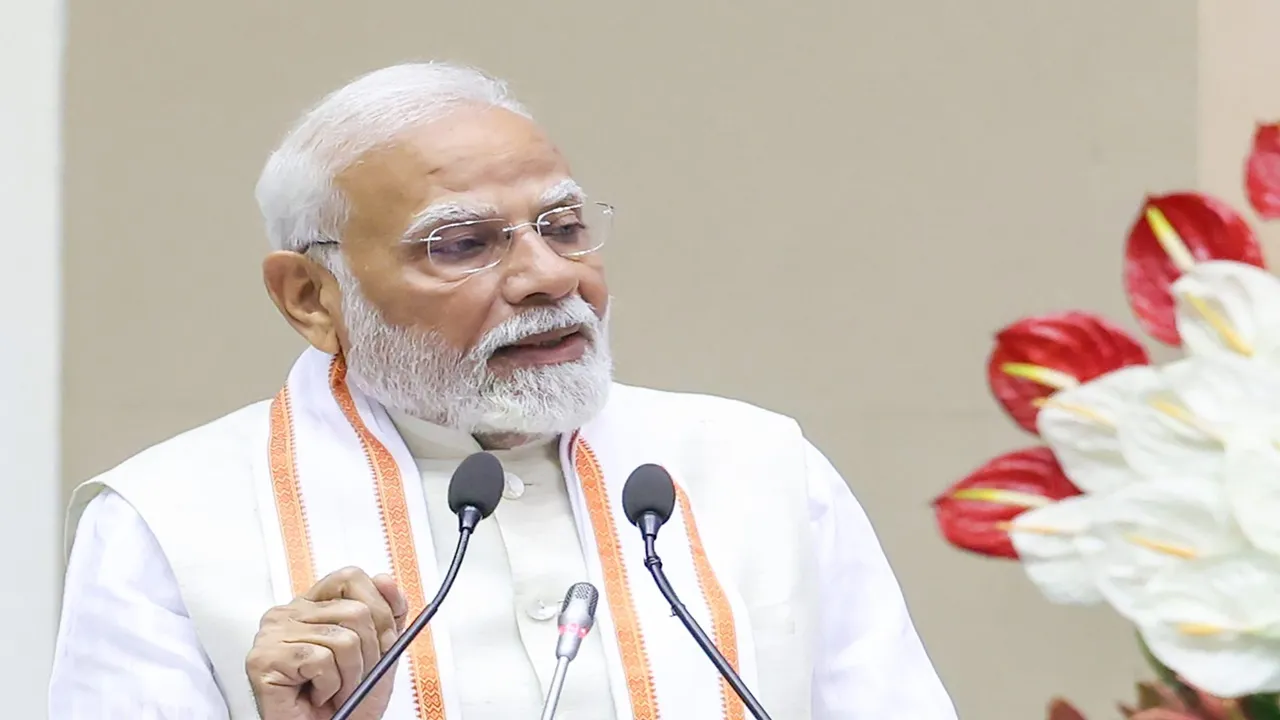 एयरपोर्ट, हाईवे, रेलवे, पोर्ट, बिजली... PM मोदी ने तमिलनाडु को दी बड़ी सौगात