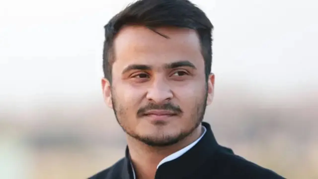 सुप्रीम कोर्ट ने अब्दुल्ला आजम खान से जुड़े दो मामलों की सुनवाई पर लगाई रोक, UP सरकार को जारी किया नोटिस