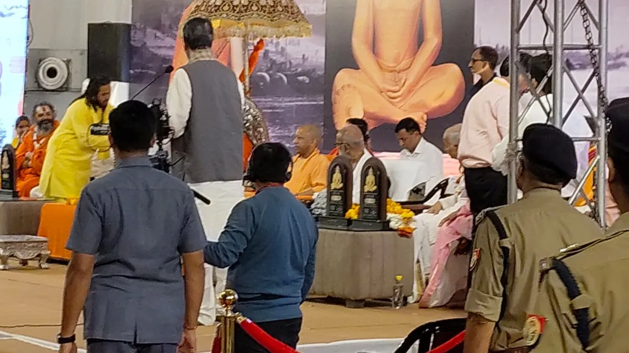 चित्रकूट: तुलसीतीर्थ राजापुर पहुंचे मुख्यमंत्री योगी, मानस मंदिर में की पूजा अर्चना