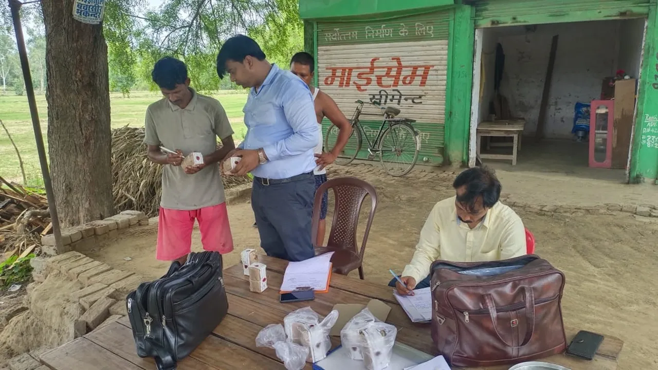 बाराबंकी में खाद्य विभाग की बड़ी कार्रवाई, 100 किलो पनीर और 110 किलो सड़े फल कराया नष्ट, 9 नमूने भेजे लैब